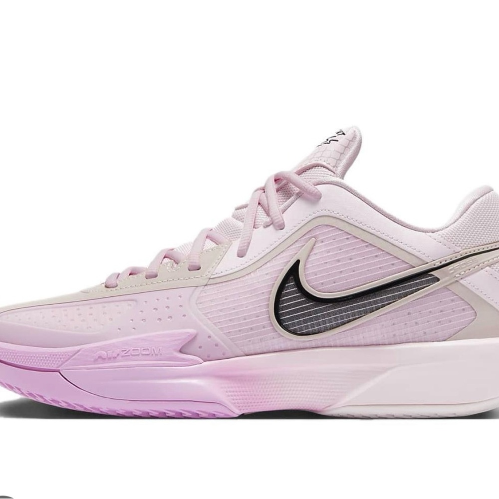 Men’s basketball shoes